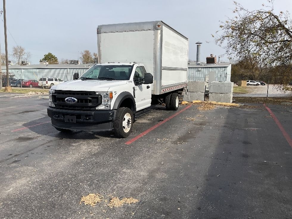 Medium Duty Box Truck-Light and Medium Duty Trucks-Ford-2020-F450-Tulsa-OK-79,410\n\t\tmiles-$ 35,750 - Image 3