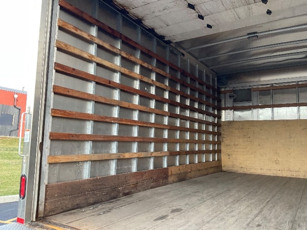 Medium Duty Box Truck-Light and Medium Duty Trucks-Ford-2020-F550-Akron-OH-139,847\n\t\tmiles-$ 25,000 - Image 10