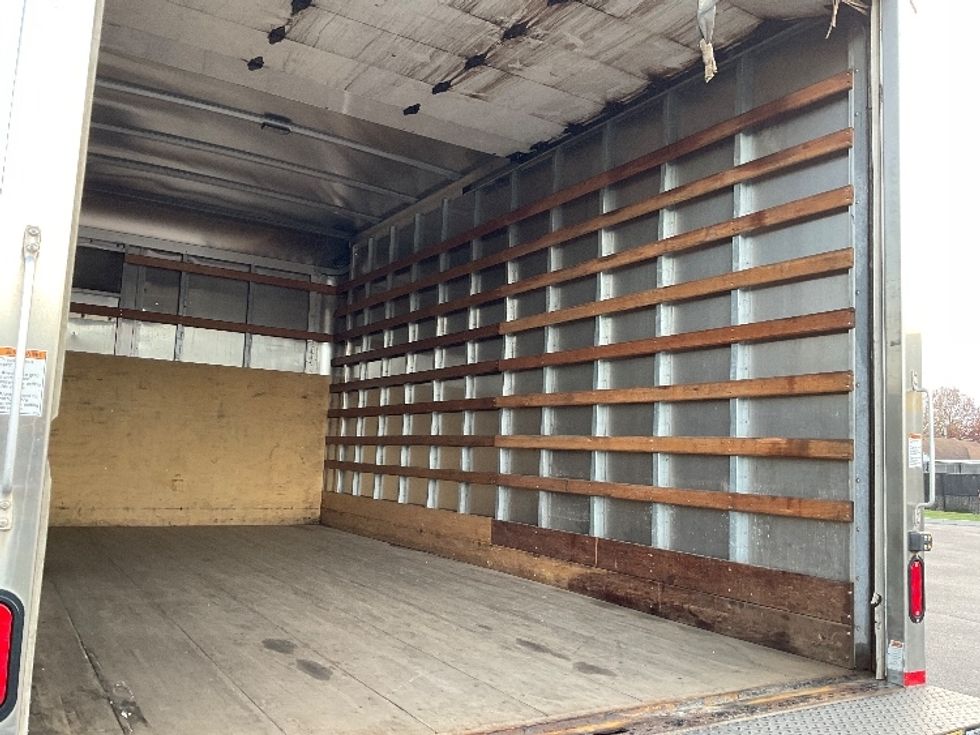 Medium Duty Box Truck-Light and Medium Duty Trucks-Ford-2020-F550-Akron-OH-139,847\n\t\tmiles-$ 25,000 - Image 11