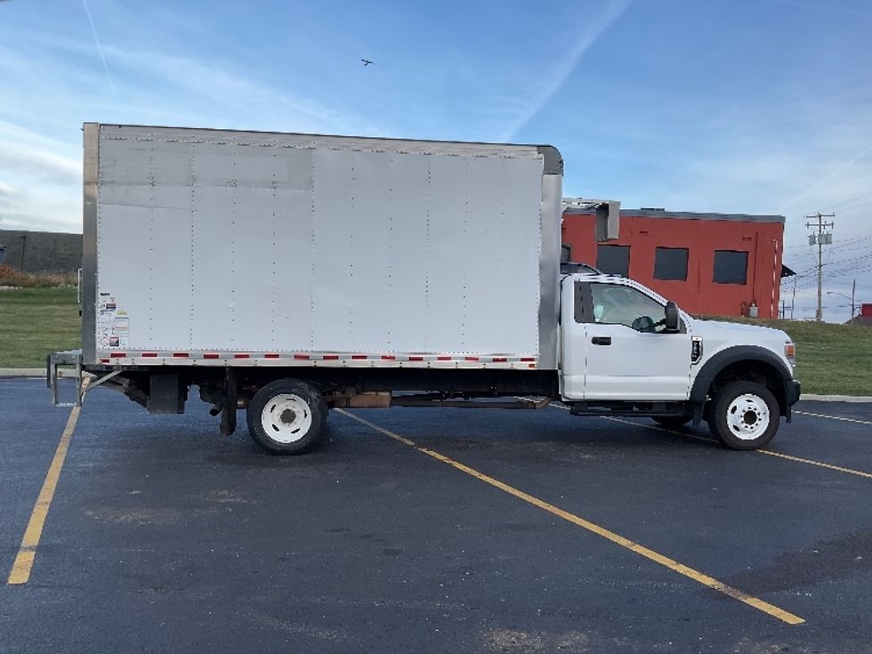 Medium Duty Box Truck-Light and Medium Duty Trucks-Ford-2020-F550-Akron-OH-139,847\n\t\tmiles-$ 25,000 - Image 14