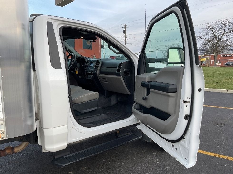 Medium Duty Box Truck-Light and Medium Duty Trucks-Ford-2020-F550-Akron-OH-139,847\n\t\tmiles-$ 25,000 - Image 20