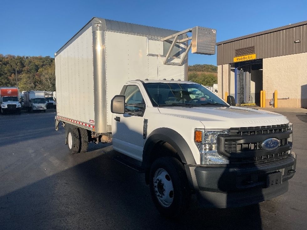 Medium Duty Box Truck-Light and Medium Duty Trucks-Ford-2020-F550-Akron-OH-89,930\n\t\tmiles-$ 33,000 - Image 1