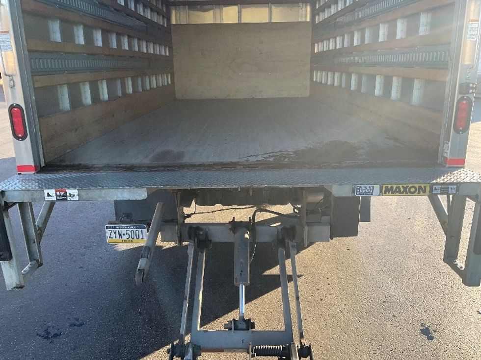 Medium Duty Box Truck-Light and Medium Duty Trucks-Ford-2020-F550-Akron-OH-89,930\n\t\tmiles-$ 33,000 - Image 10