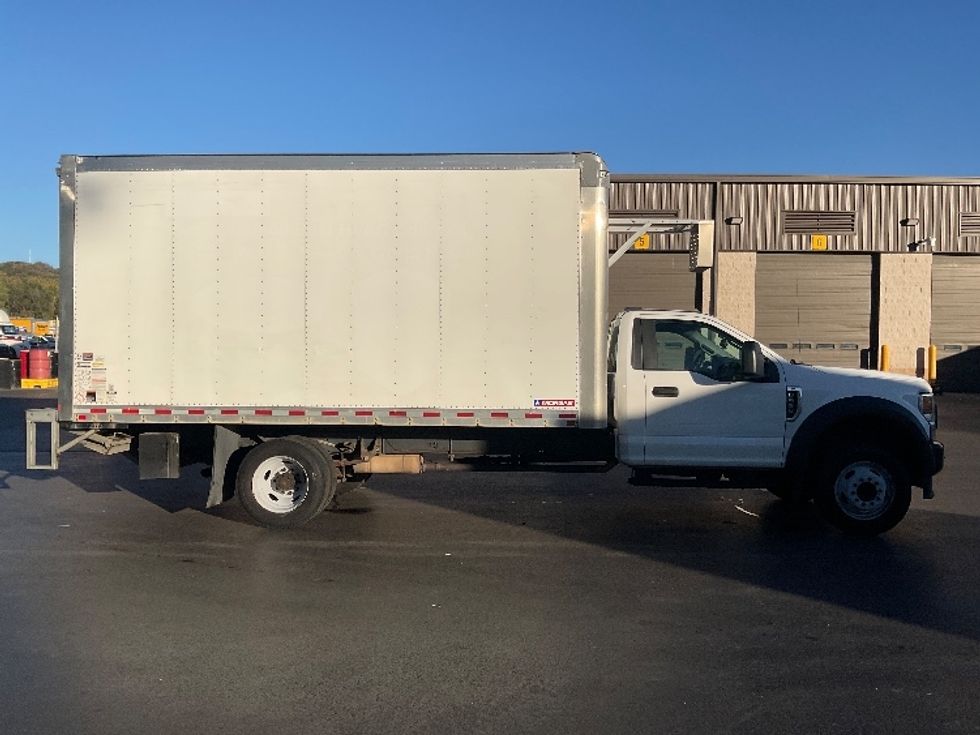 Medium Duty Box Truck-Light and Medium Duty Trucks-Ford-2020-F550-Akron-OH-89,930\n\t\tmiles-$ 33,000 - Image 15