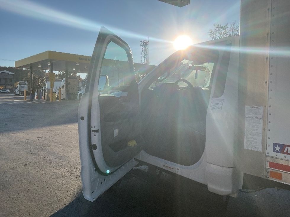 Medium Duty Box Truck-Light and Medium Duty Trucks-Ford-2020-F550-Akron-OH-89,930\n\t\tmiles-$ 33,000 - Image 16