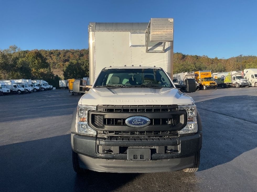 Medium Duty Box Truck-Light and Medium Duty Trucks-Ford-2020-F550-Akron-OH-89,930\n\t\tmiles-$ 33,000 - Image 2