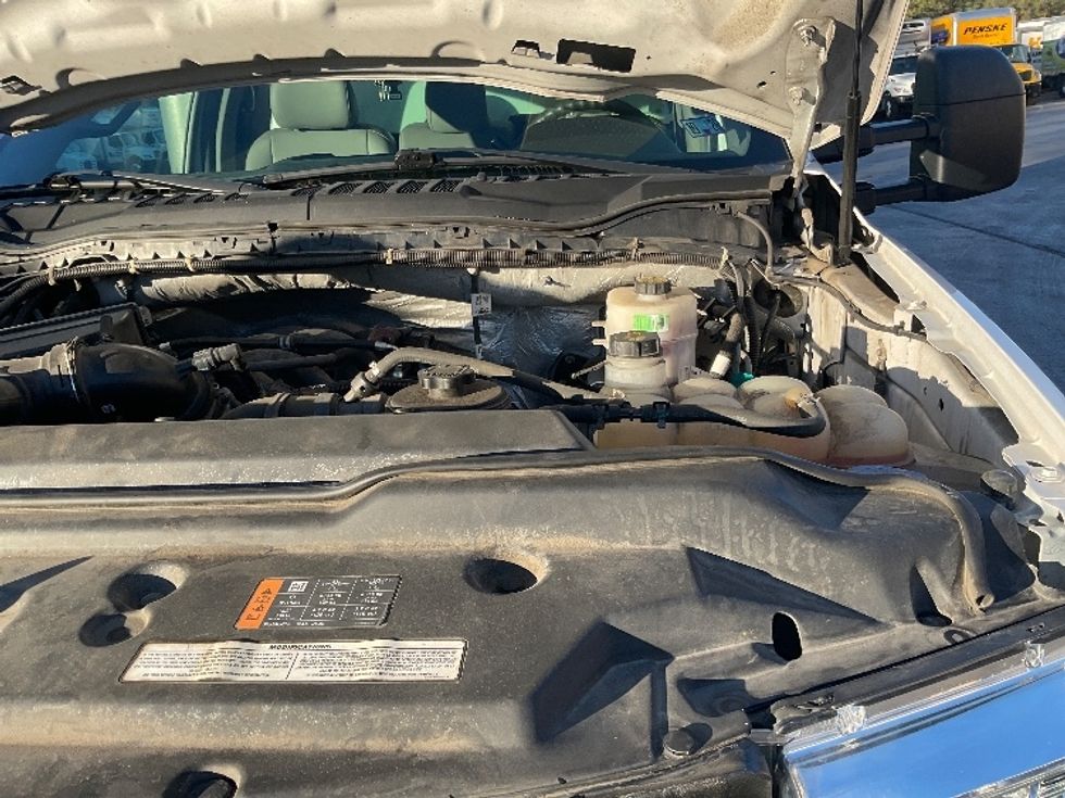 Medium Duty Box Truck-Light and Medium Duty Trucks-Ford-2020-F550-Akron-OH-89,930\n\t\tmiles-$ 33,000 - Image 24