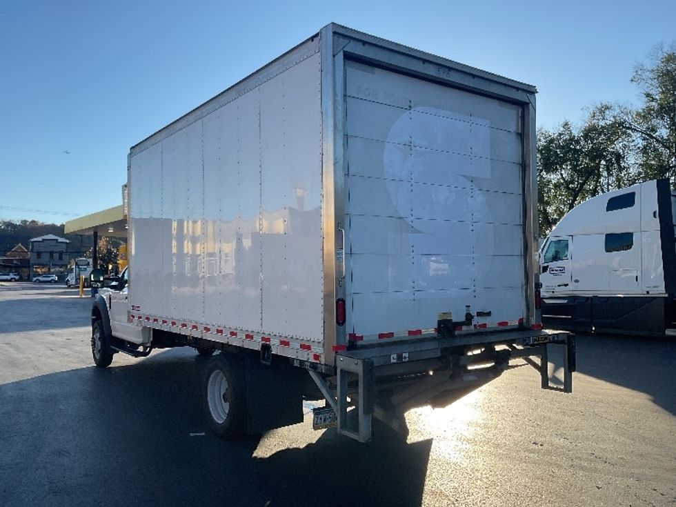 Medium Duty Box Truck-Light and Medium Duty Trucks-Ford-2020-F550-Akron-OH-89,930\n\t\tmiles-$ 33,000 - Image 6