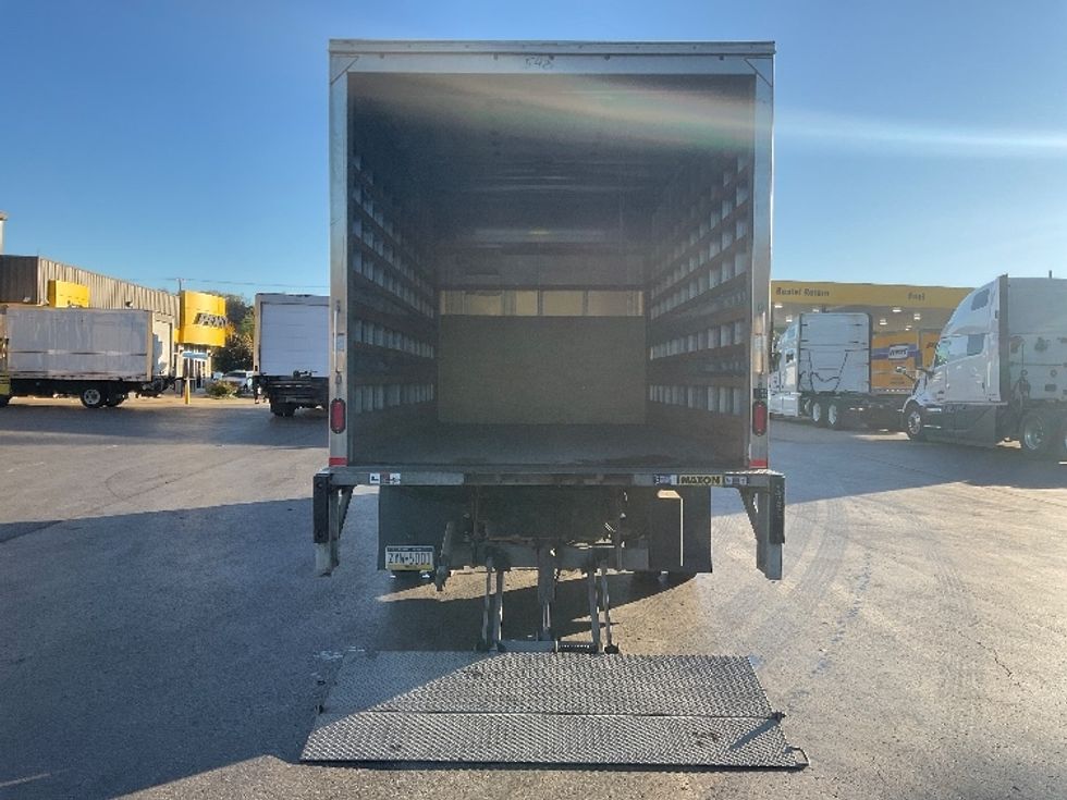 Medium Duty Box Truck-Light and Medium Duty Trucks-Ford-2020-F550-Akron-OH-89,930\n\t\tmiles-$ 33,000 - Image 9