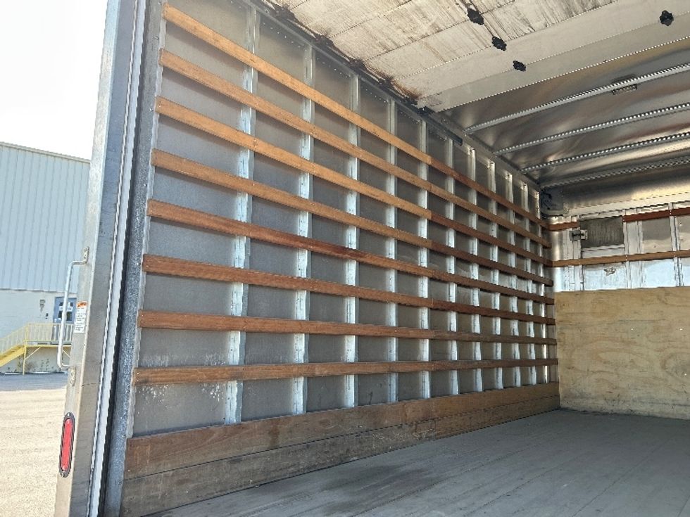 Medium Duty Box Truck-Light and Medium Duty Trucks-Ford-2020-F550-Middlefield-OH-138,097\n\t\tmiles-$ 28,000 - Image 10