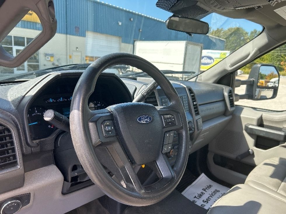 Medium Duty Box Truck-Light and Medium Duty Trucks-Ford-2020-F550-Middlefield-OH-138,097\n\t\tmiles-$ 28,000 - Image 16