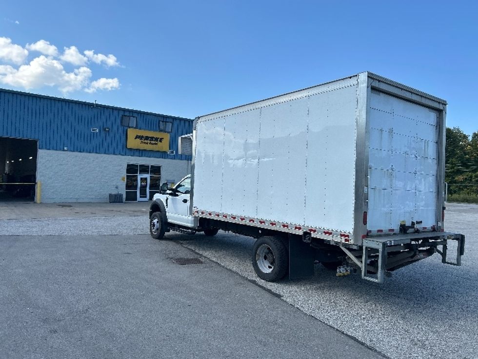 Medium Duty Box Truck-Light and Medium Duty Trucks-Ford-2020-F550-Middlefield-OH-138,097\n\t\tmiles-$ 28,000 - Image 5