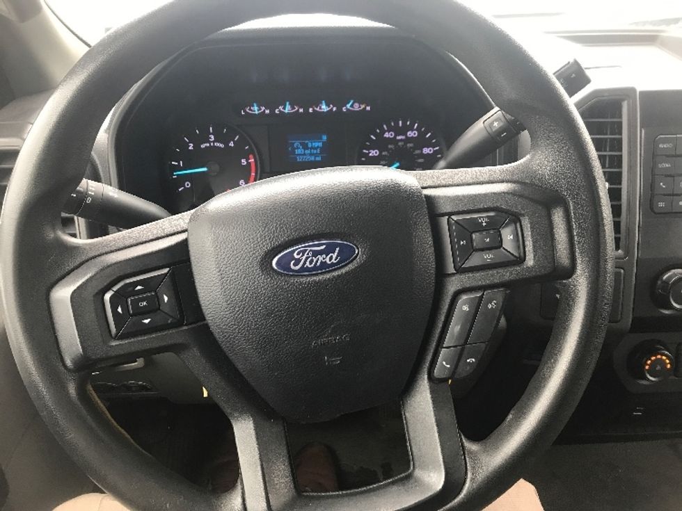 Medium Duty Box Truck-Light and Medium Duty Trucks-Ford-2020-F550-Pittsburgh-PA-127,261\n\t\tmiles-$ 31,000 - Image 17