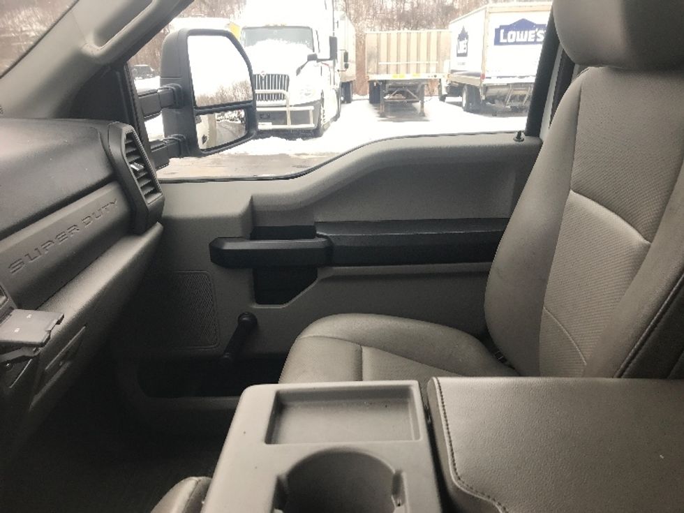 Medium Duty Box Truck-Light and Medium Duty Trucks-Ford-2020-F550-Pittsburgh-PA-127,261\n\t\tmiles-$ 31,000 - Image 19
