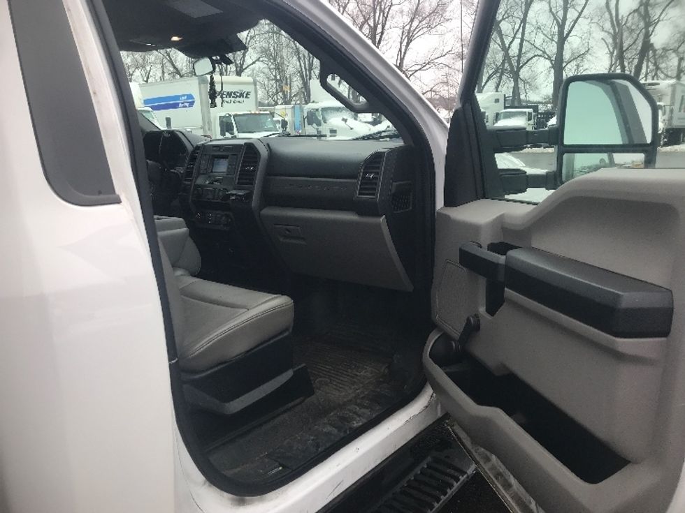 Medium Duty Box Truck-Light and Medium Duty Trucks-Ford-2020-F550-Pittsburgh-PA-127,261\n\t\tmiles-$ 31,000 - Image 20