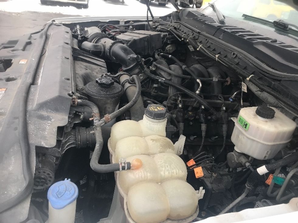 Medium Duty Box Truck-Light and Medium Duty Trucks-Ford-2020-F550-Pittsburgh-PA-127,261\n\t\tmiles-$ 31,000 - Image 24