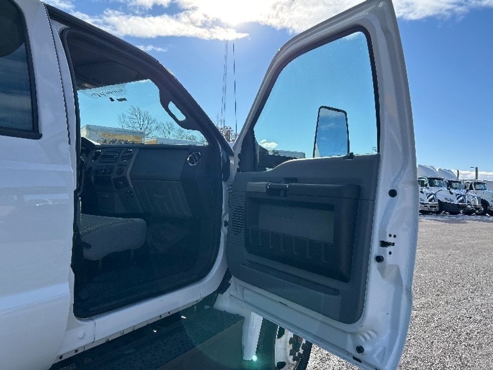 Medium Duty Box Truck-Light and Medium Duty Trucks-Ford-2020-F650-Saginaw-MI-134,226\n\t\tmiles-$ 57,750 - Image 20