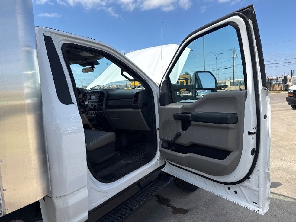 Medium Duty Box Truck-Light and Medium Duty Trucks-Ford-2021-F450-Arlington-TX-131,246\n\t\tmiles-$ 32,750 - Image 20