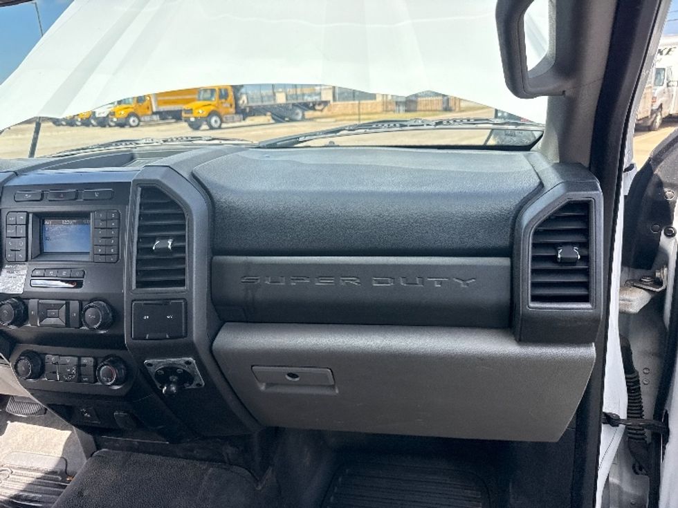 Medium Duty Box Truck-Light and Medium Duty Trucks-Ford-2021-F450-Arlington-TX-131,246\n\t\tmiles-$ 32,750 - Image 21