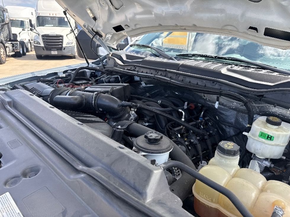 Medium Duty Box Truck-Light and Medium Duty Trucks-Ford-2021-F450-Arlington-TX-131,246\n\t\tmiles-$ 32,750 - Image 24