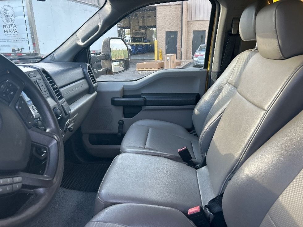 Medium Duty Box Truck-Light and Medium Duty Trucks-Ford-2021-F450-Austin-TX-105,340\n\t\tmiles-$ 34,000 - Image 19