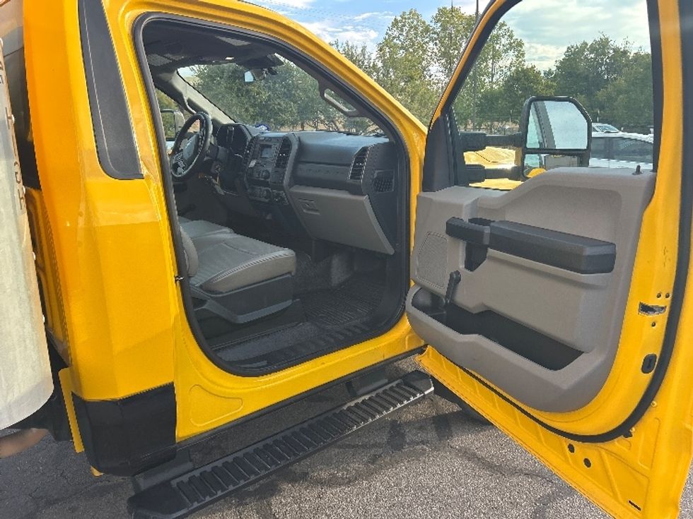 Medium Duty Box Truck-Light and Medium Duty Trucks-Ford-2021-F450-Austin-TX-105,340\n\t\tmiles-$ 34,000 - Image 20