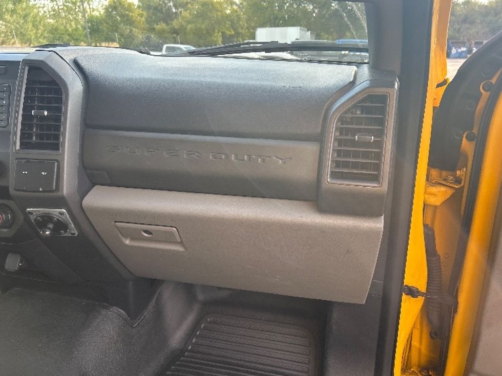 Medium Duty Box Truck-Light and Medium Duty Trucks-Ford-2021-F450-Austin-TX-105,340\n\t\tmiles-$ 34,000 - Image 21