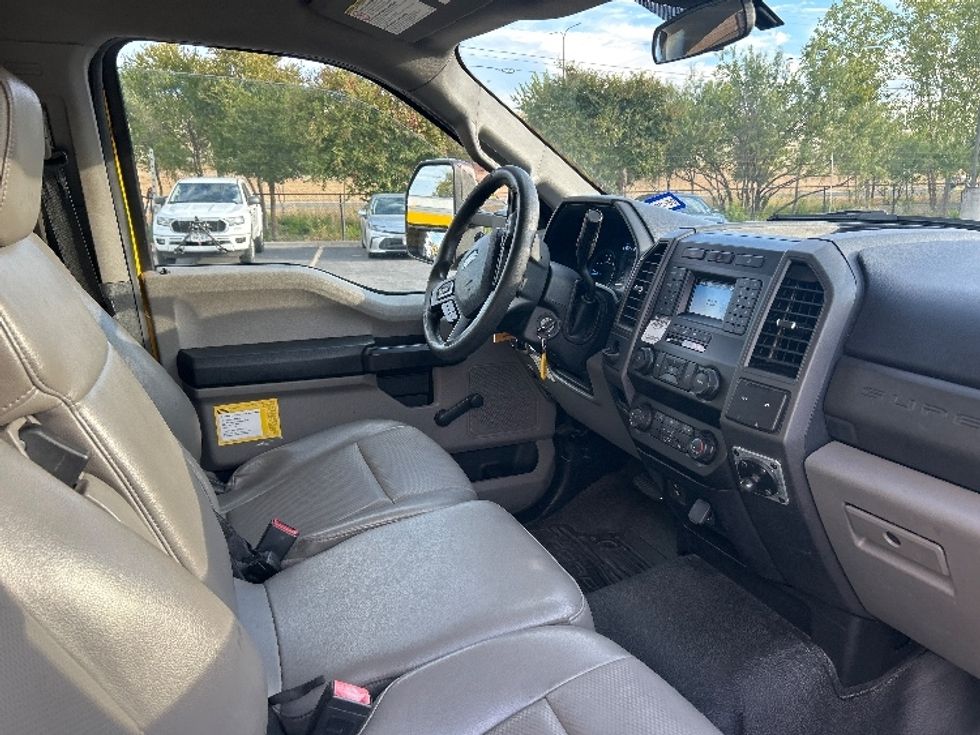 Medium Duty Box Truck-Light and Medium Duty Trucks-Ford-2021-F450-Austin-TX-105,340\n\t\tmiles-$ 34,000 - Image 22