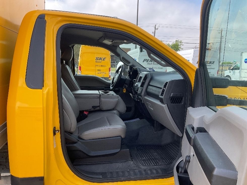 Medium Duty Box Truck-Light and Medium Duty Trucks-Ford-2021-F450-Corpus Christi-TX-113,804\n\t\tmiles-$ 34,750 - Image 20