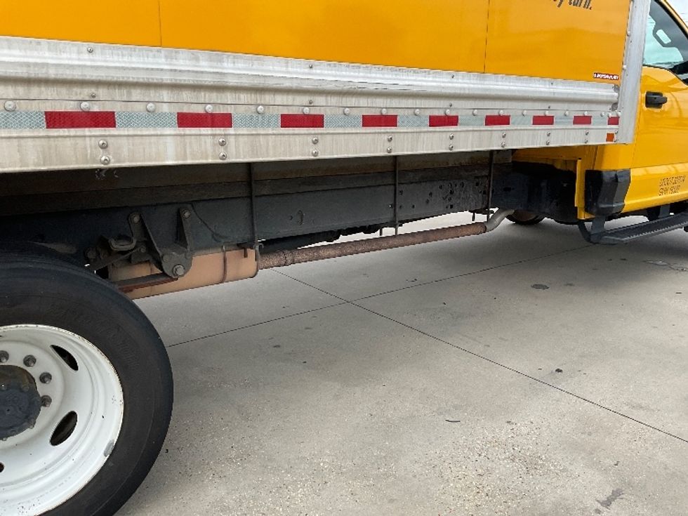 Medium Duty Box Truck-Light and Medium Duty Trucks-Ford-2021-F450-Harahan-LA-99,830\n\t\tmiles-$ 36,000 - Image 14