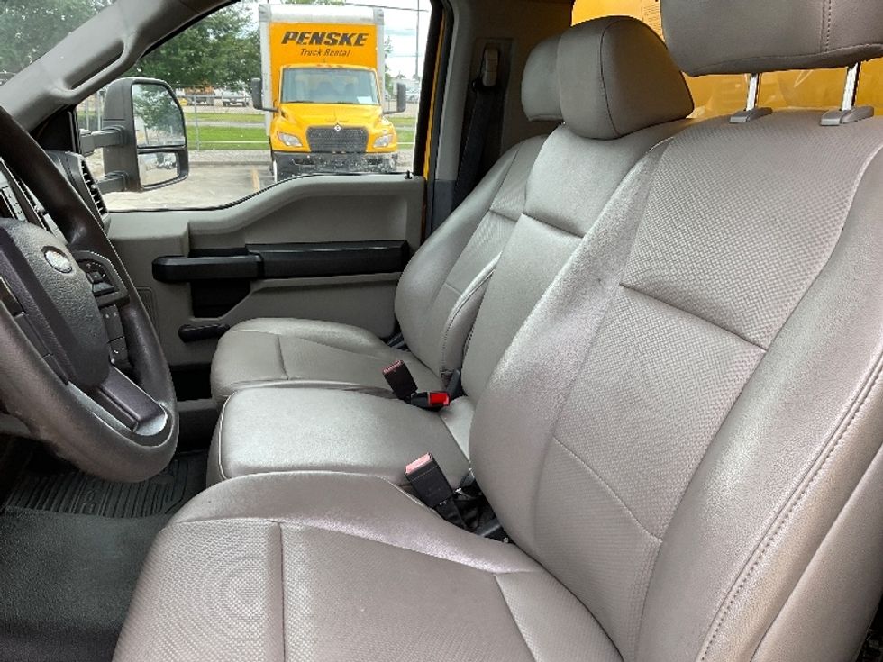 Medium Duty Box Truck-Light and Medium Duty Trucks-Ford-2021-F450-Harahan-LA-99,830\n\t\tmiles-$ 36,000 - Image 19