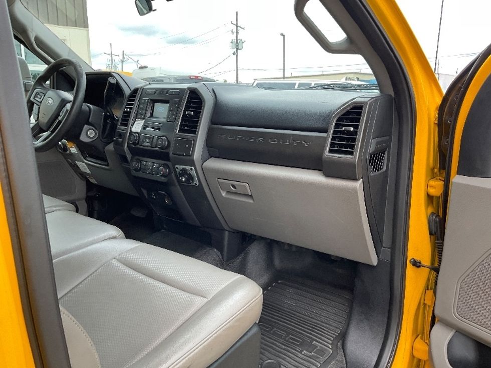Medium Duty Box Truck-Light and Medium Duty Trucks-Ford-2021-F450-Harahan-LA-99,830\n\t\tmiles-$ 36,000 - Image 21