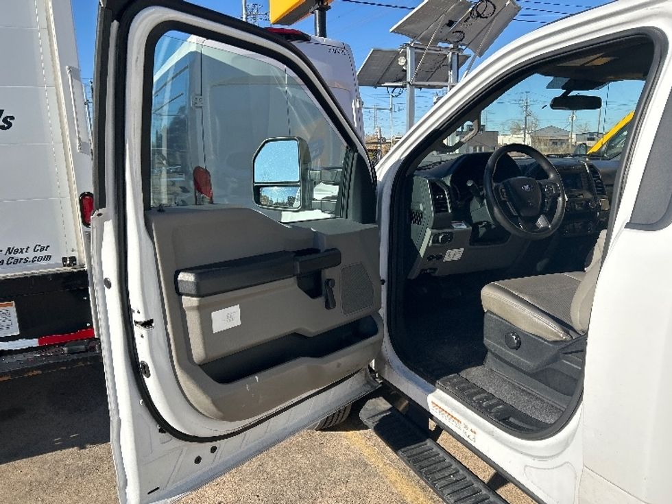 Medium Duty Box Truck-Light and Medium Duty Trucks-Ford-2021-F450-Houston-TX-102,597\n\t\tmiles-$ 36,250 - Image 16