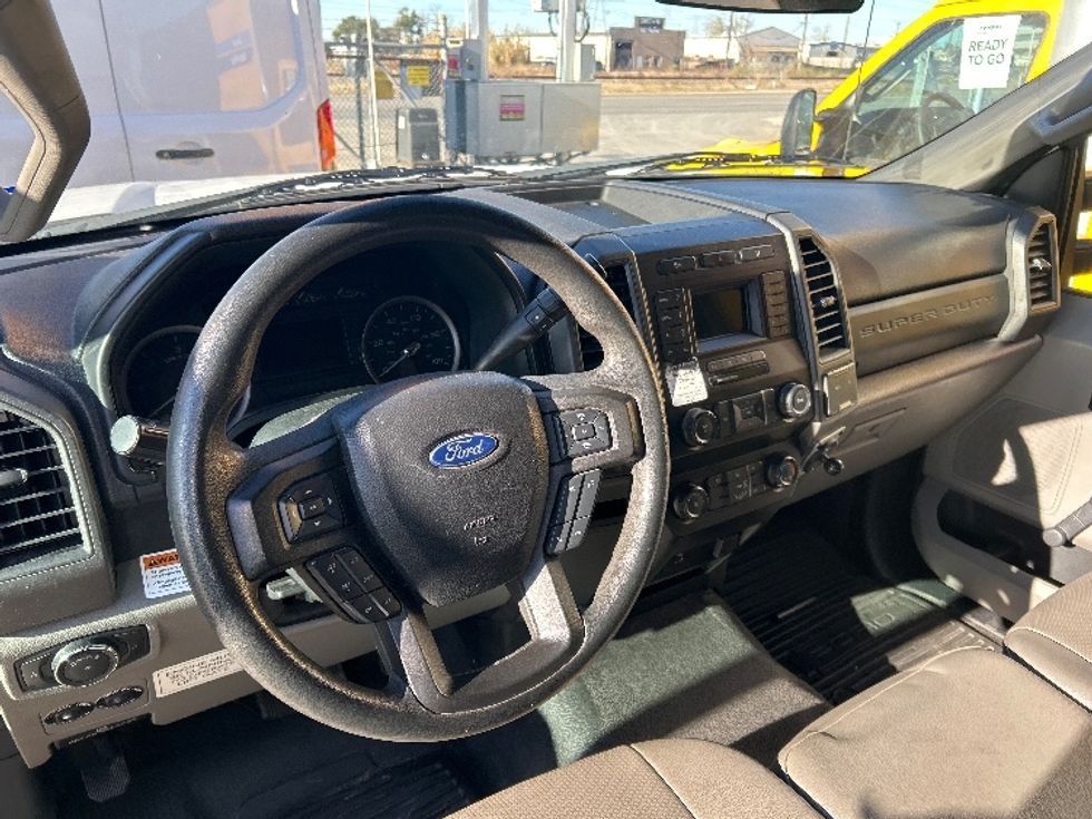 Medium Duty Box Truck-Light and Medium Duty Trucks-Ford-2021-F450-Houston-TX-102,597\n\t\tmiles-$ 36,250 - Image 17