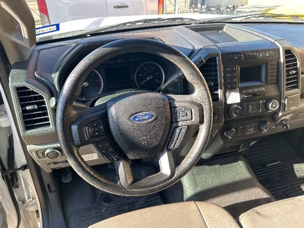 Medium Duty Box Truck-Light and Medium Duty Trucks-Ford-2021-F450-Houston-TX-102,597\n\t\tmiles-$ 36,250 - Image 18