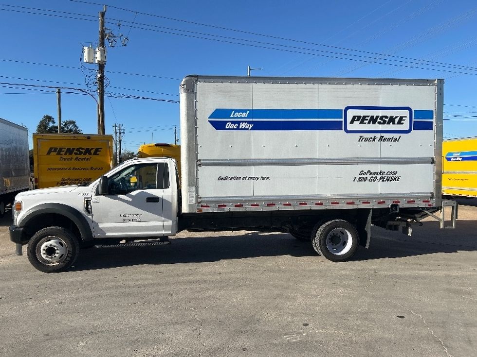 Medium Duty Box Truck-Light and Medium Duty Trucks-Ford-2021-F450-Houston-TX-102,597\n\t\tmiles-$ 36,250 - Image 4