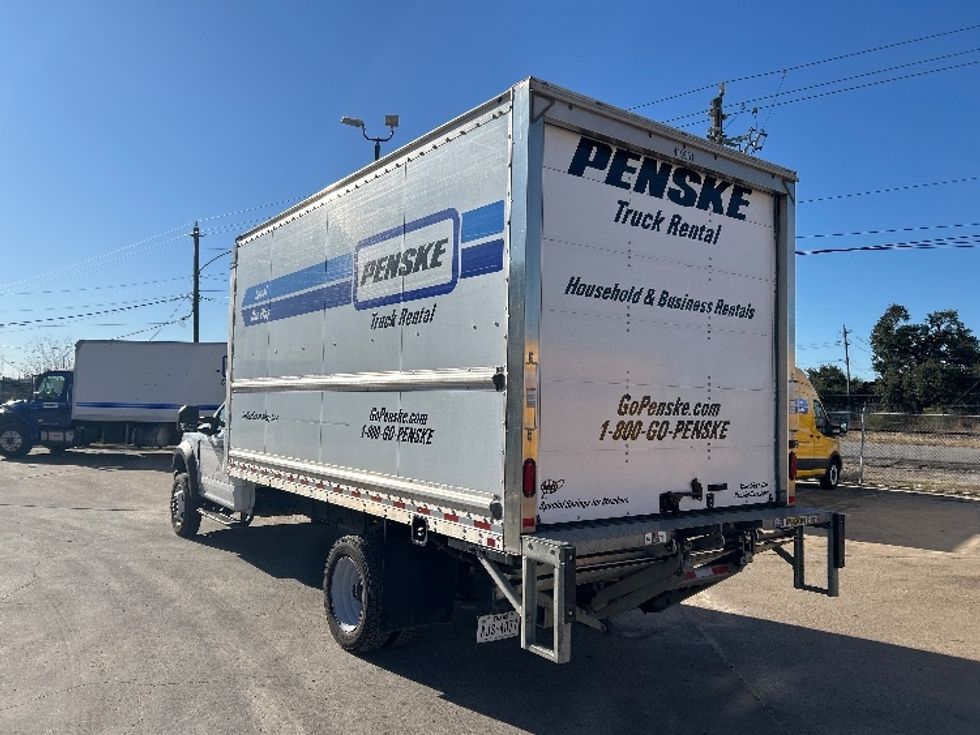 Medium Duty Box Truck-Light and Medium Duty Trucks-Ford-2021-F450-Houston-TX-102,597\n\t\tmiles-$ 36,250 - Image 6