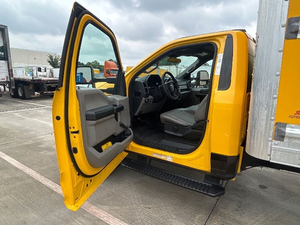 Medium Duty Box Truck-Light and Medium Duty Trucks-Ford-2021-F450-Houston-TX-120,380\n\t\tmiles-$ 36,000 - Image 16
