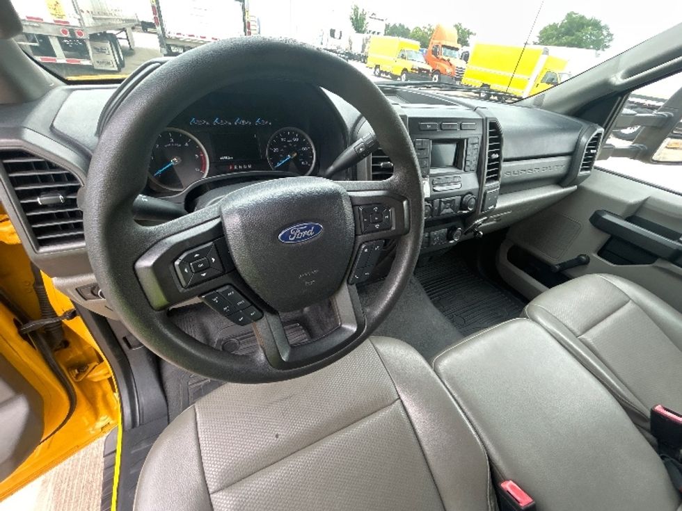 Medium Duty Box Truck-Light and Medium Duty Trucks-Ford-2021-F450-Houston-TX-120,380\n\t\tmiles-$ 36,000 - Image 17