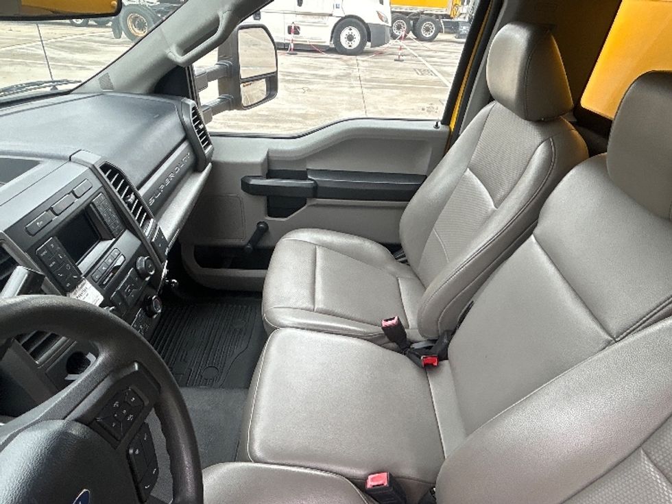Medium Duty Box Truck-Light and Medium Duty Trucks-Ford-2021-F450-Houston-TX-120,380\n\t\tmiles-$ 36,000 - Image 19