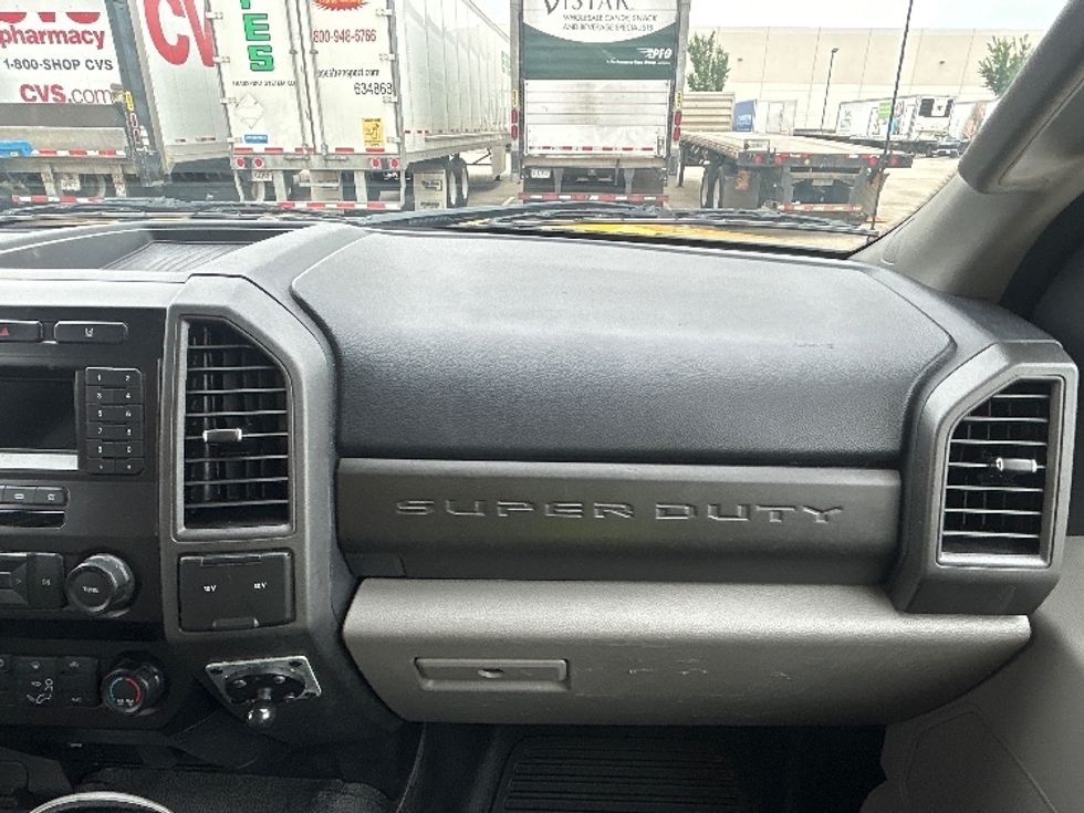 Medium Duty Box Truck-Light and Medium Duty Trucks-Ford-2021-F450-Houston-TX-120,380\n\t\tmiles-$ 36,000 - Image 21
