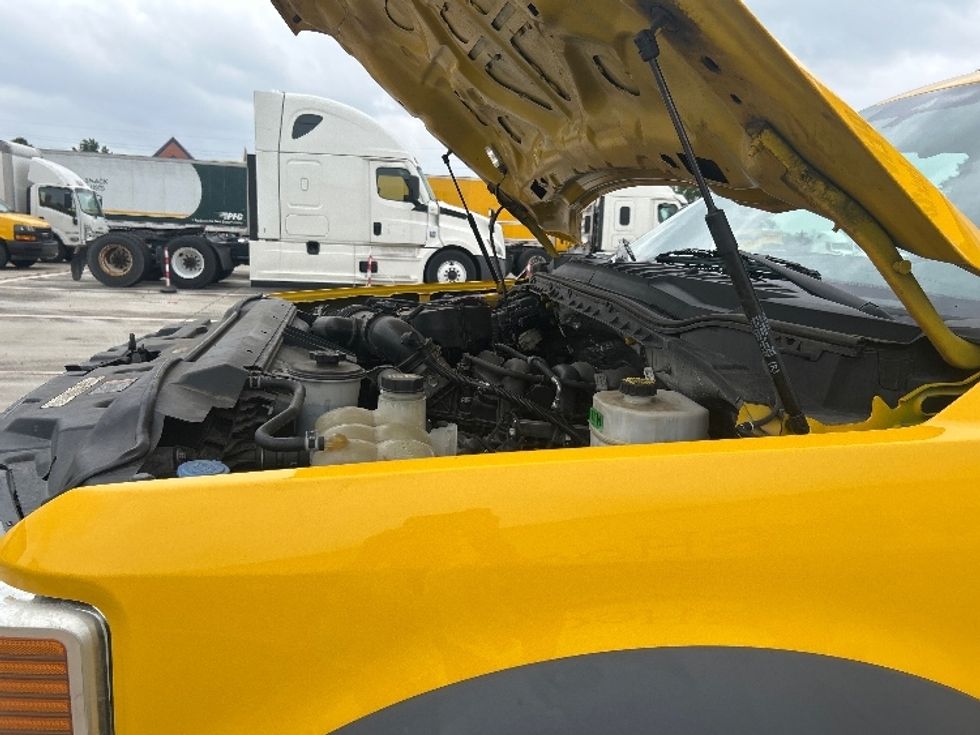 Medium Duty Box Truck-Light and Medium Duty Trucks-Ford-2021-F450-Houston-TX-120,380\n\t\tmiles-$ 36,000 - Image 24
