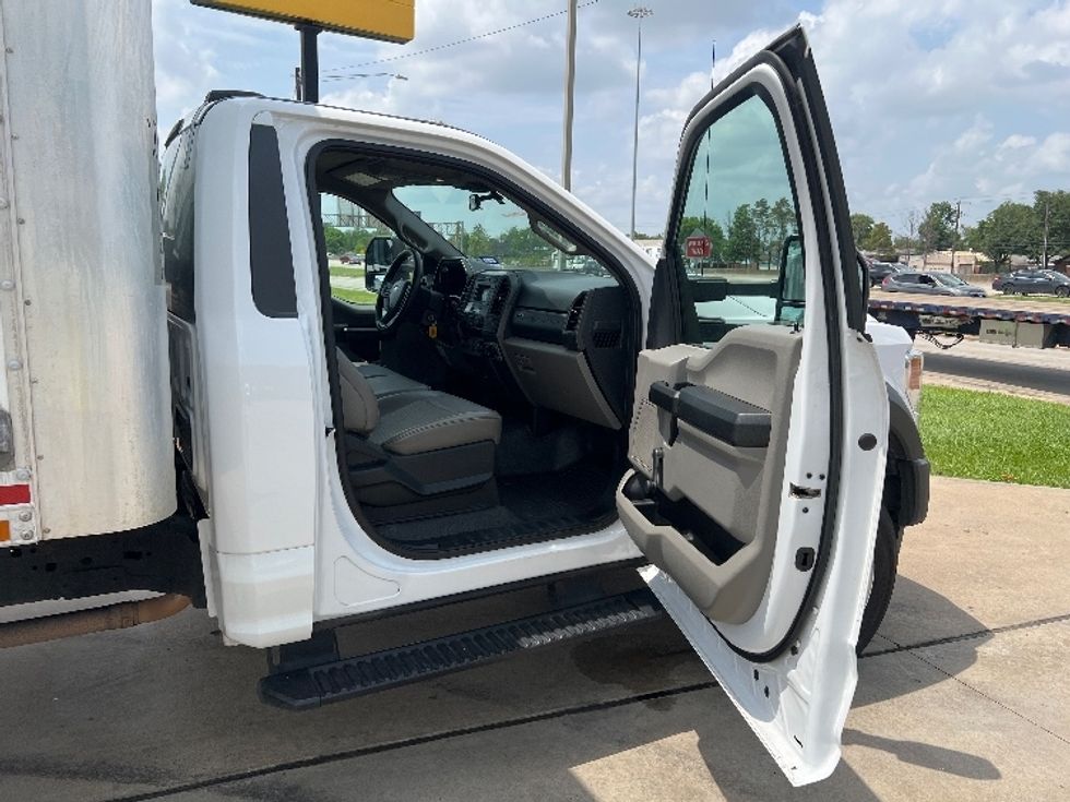 Medium Duty Box Truck-Light and Medium Duty Trucks-Ford-2021-F450-Houston-TX-68,136\n\t\tmiles-$ 51,250 - Image 20