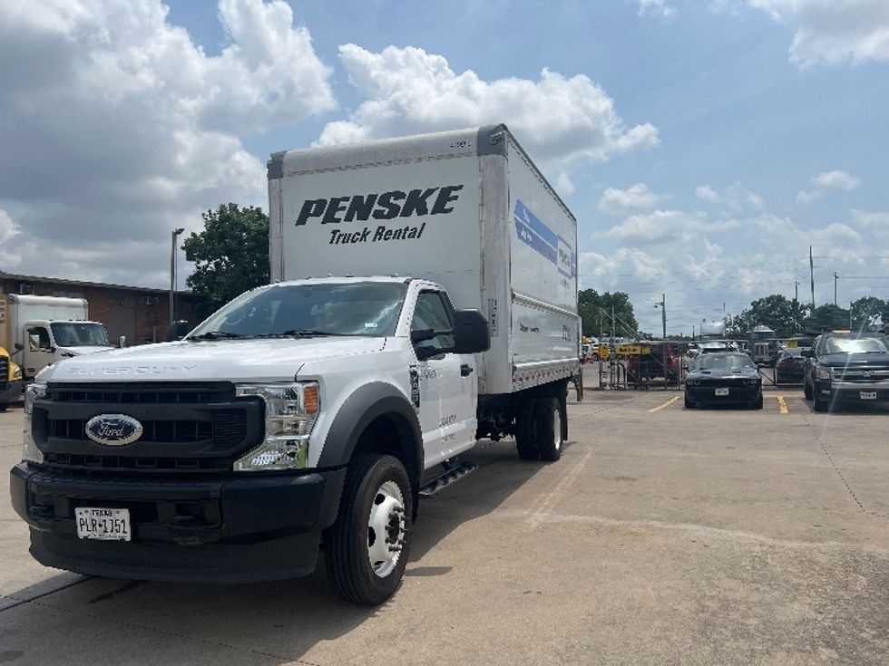 Medium Duty Box Truck-Light and Medium Duty Trucks-Ford-2021-F450-Houston-TX-68,136\n\t\tmiles-$ 51,250 - Image 3