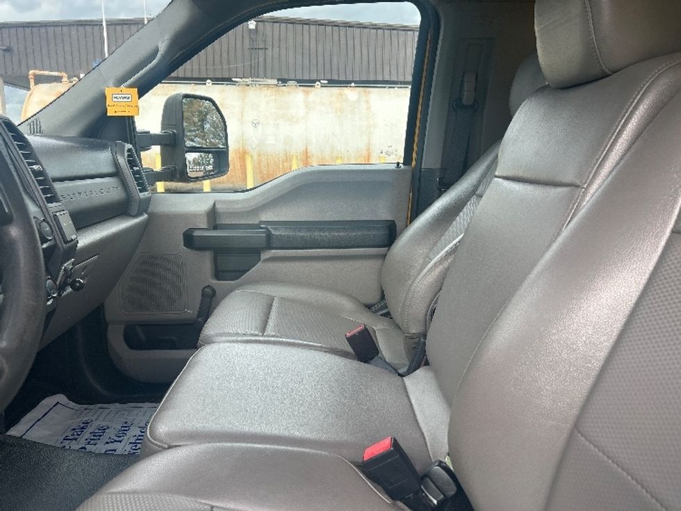 Medium Duty Box Truck-Light and Medium Duty Trucks-Ford-2021-F450-Jackson-MS-134,469\n\t\tmiles-$ 31,750 - Image 19