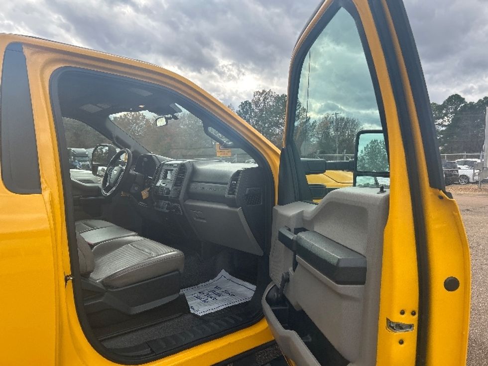 Medium Duty Box Truck-Light and Medium Duty Trucks-Ford-2021-F450-Jackson-MS-134,469\n\t\tmiles-$ 31,750 - Image 20