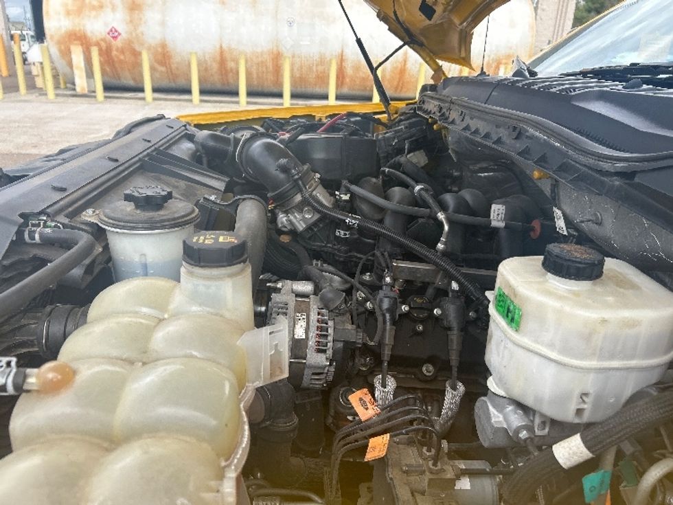 Medium Duty Box Truck-Light and Medium Duty Trucks-Ford-2021-F450-Jackson-MS-134,469\n\t\tmiles-$ 31,750 - Image 24