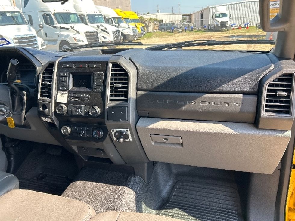 Medium Duty Box Truck-Light and Medium Duty Trucks-Ford-2021-F450-Katy-TX-101,929\n\t\tmiles-$ 33,250 - Image 21