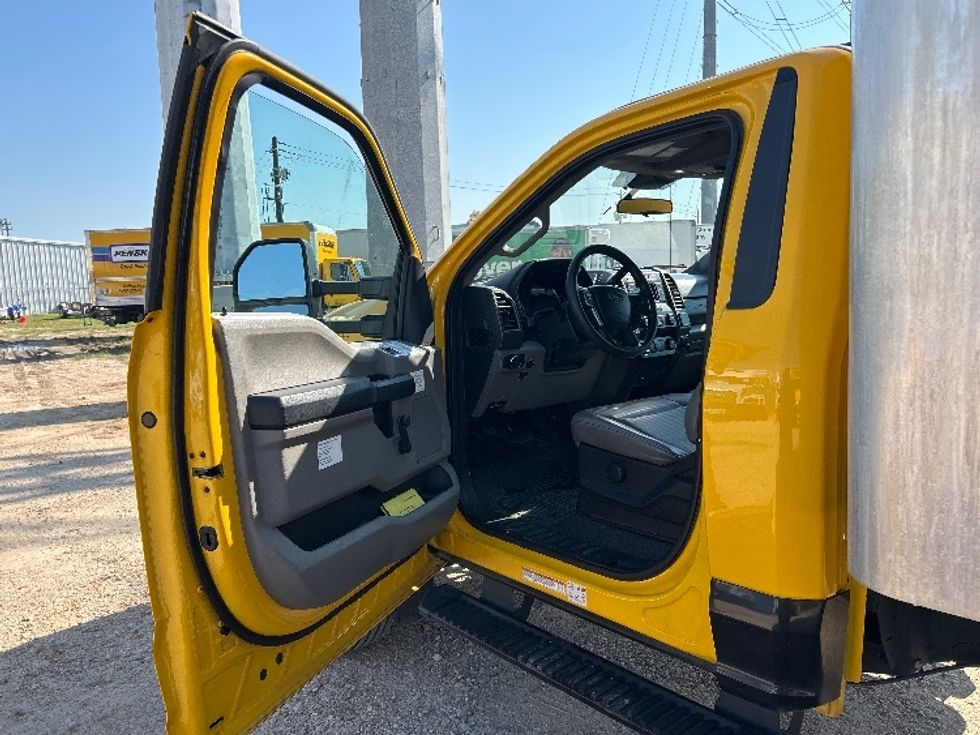 Medium Duty Box Truck-Light and Medium Duty Trucks-Ford-2021-F450-Katy-TX-110,324\n\t\tmiles-$ 35,000 - Image 16