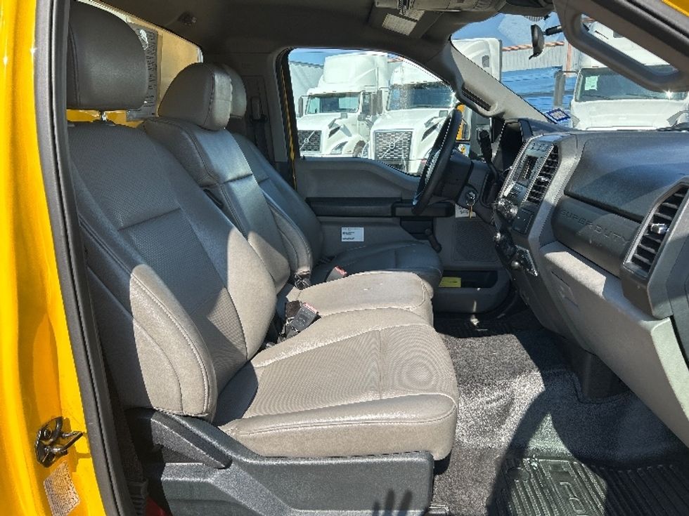 Medium Duty Box Truck-Light and Medium Duty Trucks-Ford-2021-F450-Katy-TX-110,324\n\t\tmiles-$ 35,000 - Image 22
